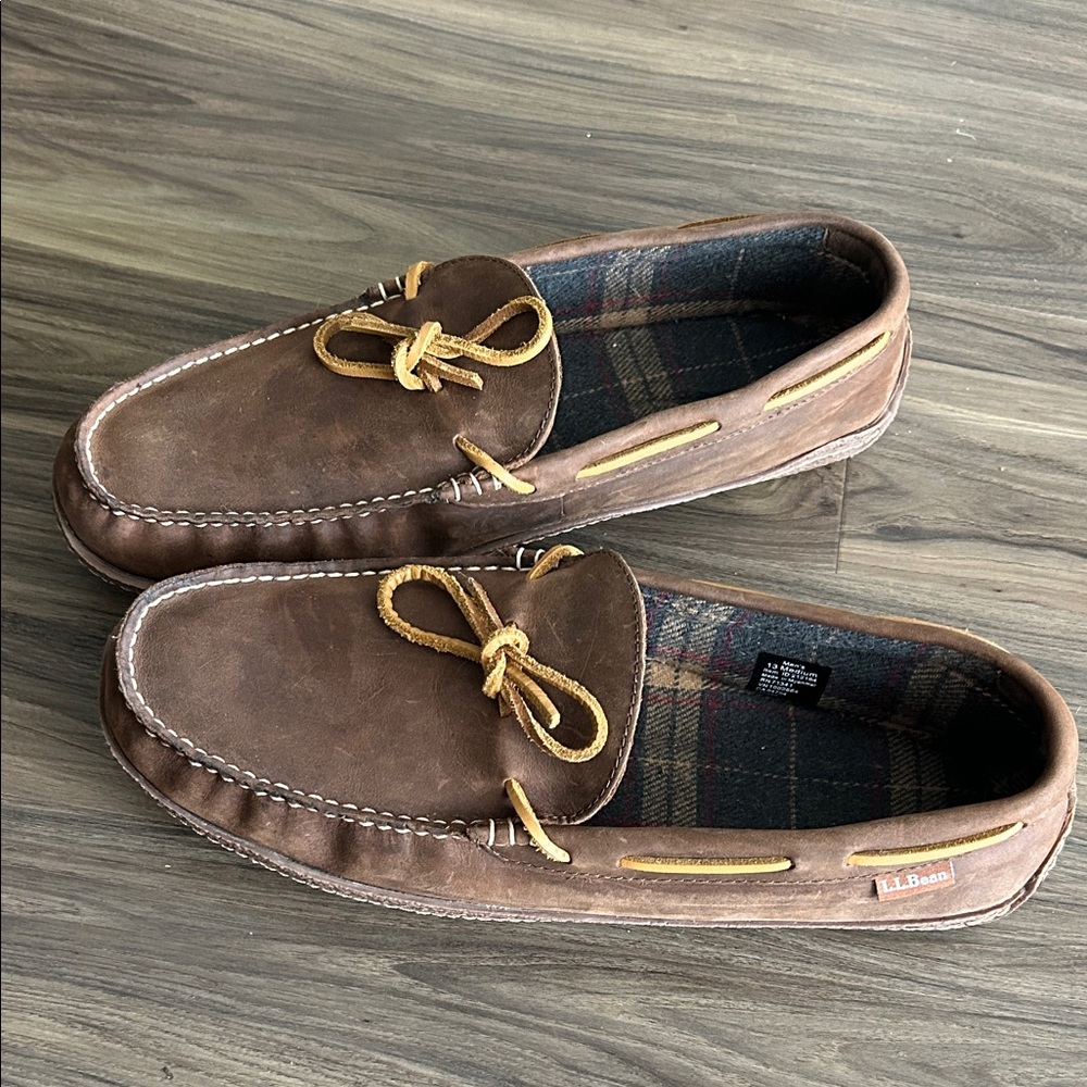 L.L. Bean Men's Leather Acorn Hand Sewn Slippers size 13 Medium